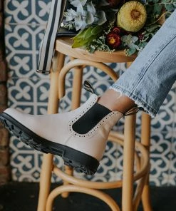 Deals ✔️ BLUNDSTONE 👩 Women's High Top 🤩 7 BLUNDSTONE Women's High Top