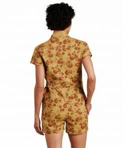 TOAD&CO Earthworks Garage Sh