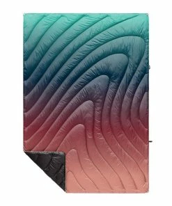 Brand new 😉 Rumpl Original Puffy Printed Blanket 🛒 22 Rumpl Original Puffy Printed Blanket