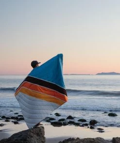 Brand new 😉 Rumpl Original Puffy Printed Blanket 🛒 33 Rumpl Original Puffy Printed Blanket